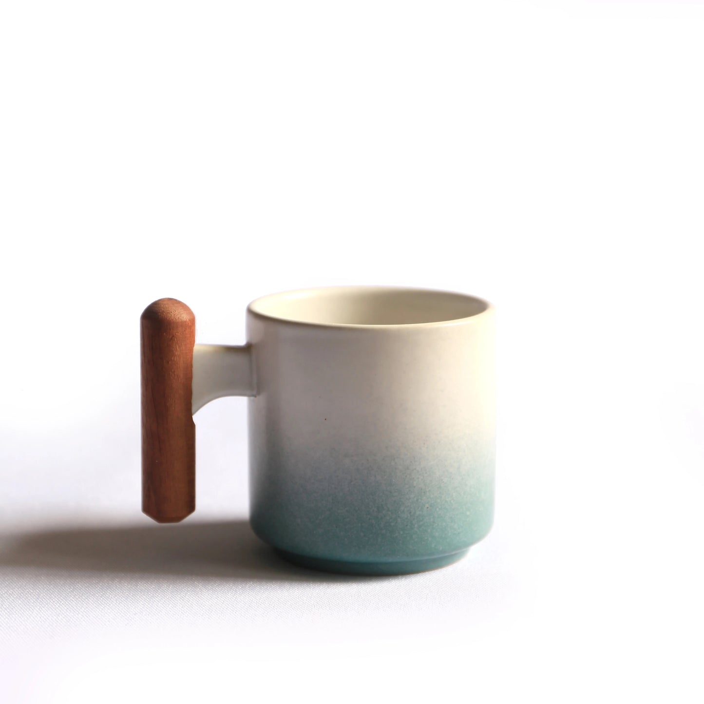 Handmade Ceramic Coffee Mug with Wooden Handle – Retro Tea & Coffee Cup with Filter Design