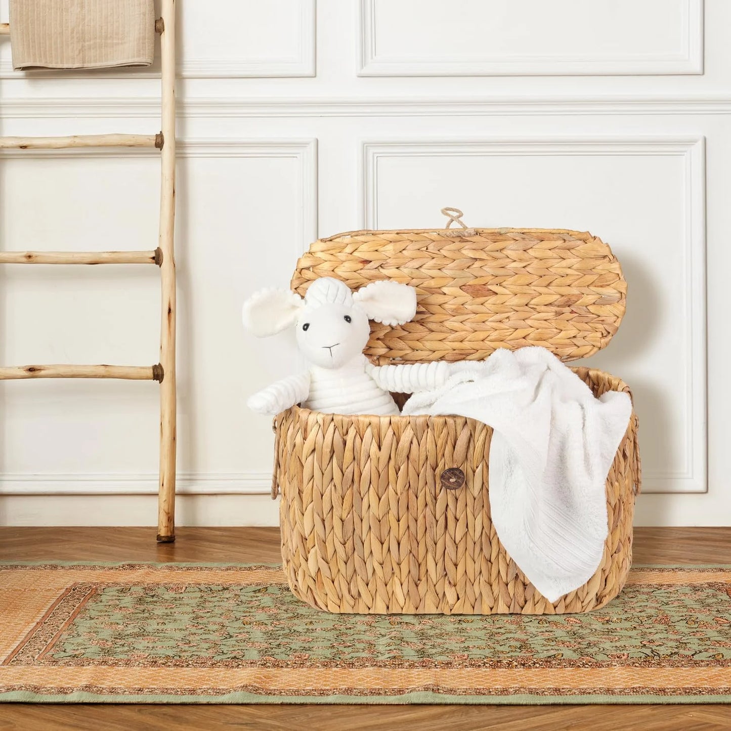 Handwoven Water Hyacinth Storage Basket for Toilet Paper Rolls (6 Roll Capacity)