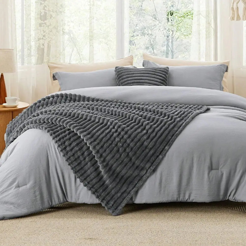 Comforter Set with Throw Blanket & Decorative Pillow – Lightweight Spring Bedding Set