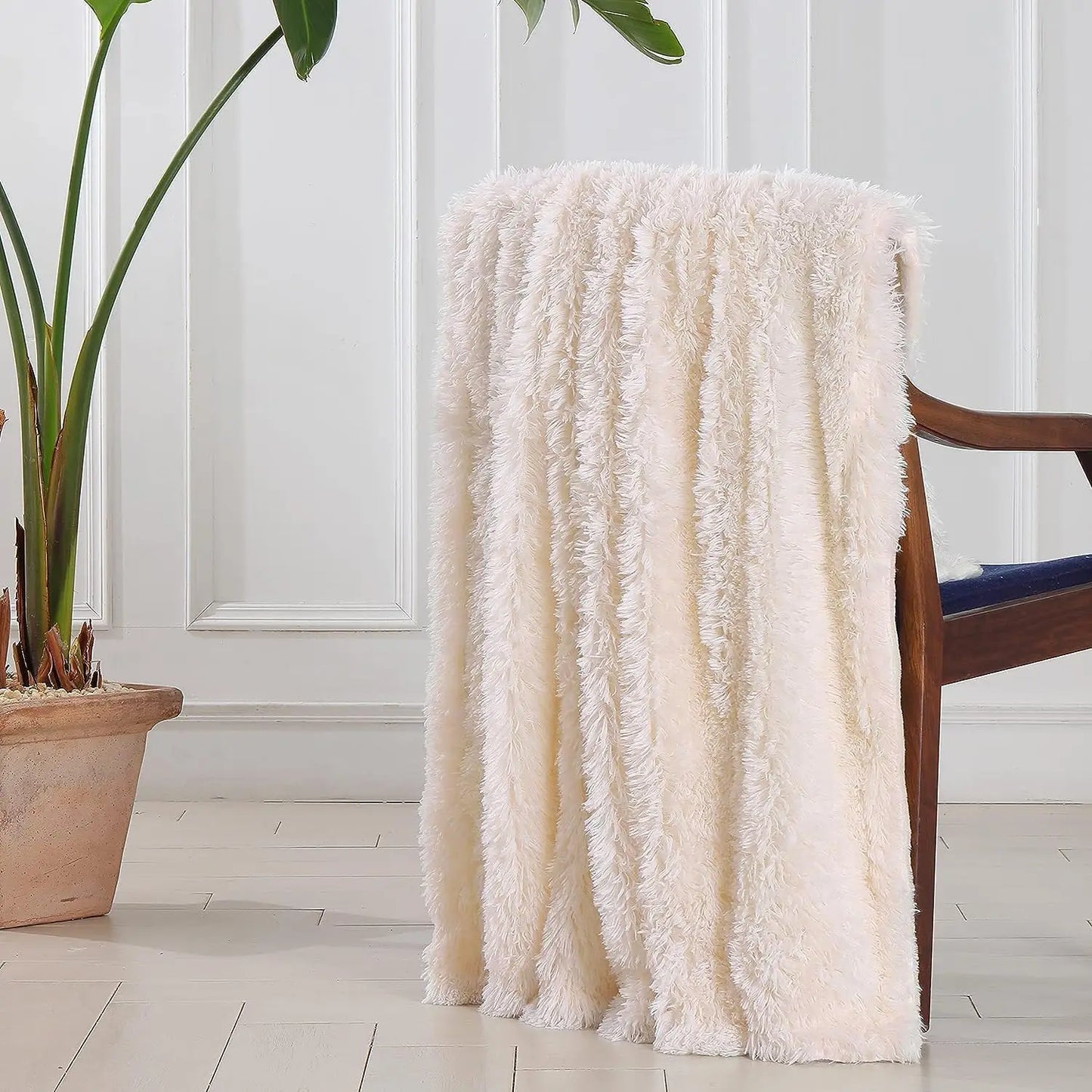 Extra Soft Reversible Faux Fur Blanket – Queen Size 80x90 Cream White Plush Throw.